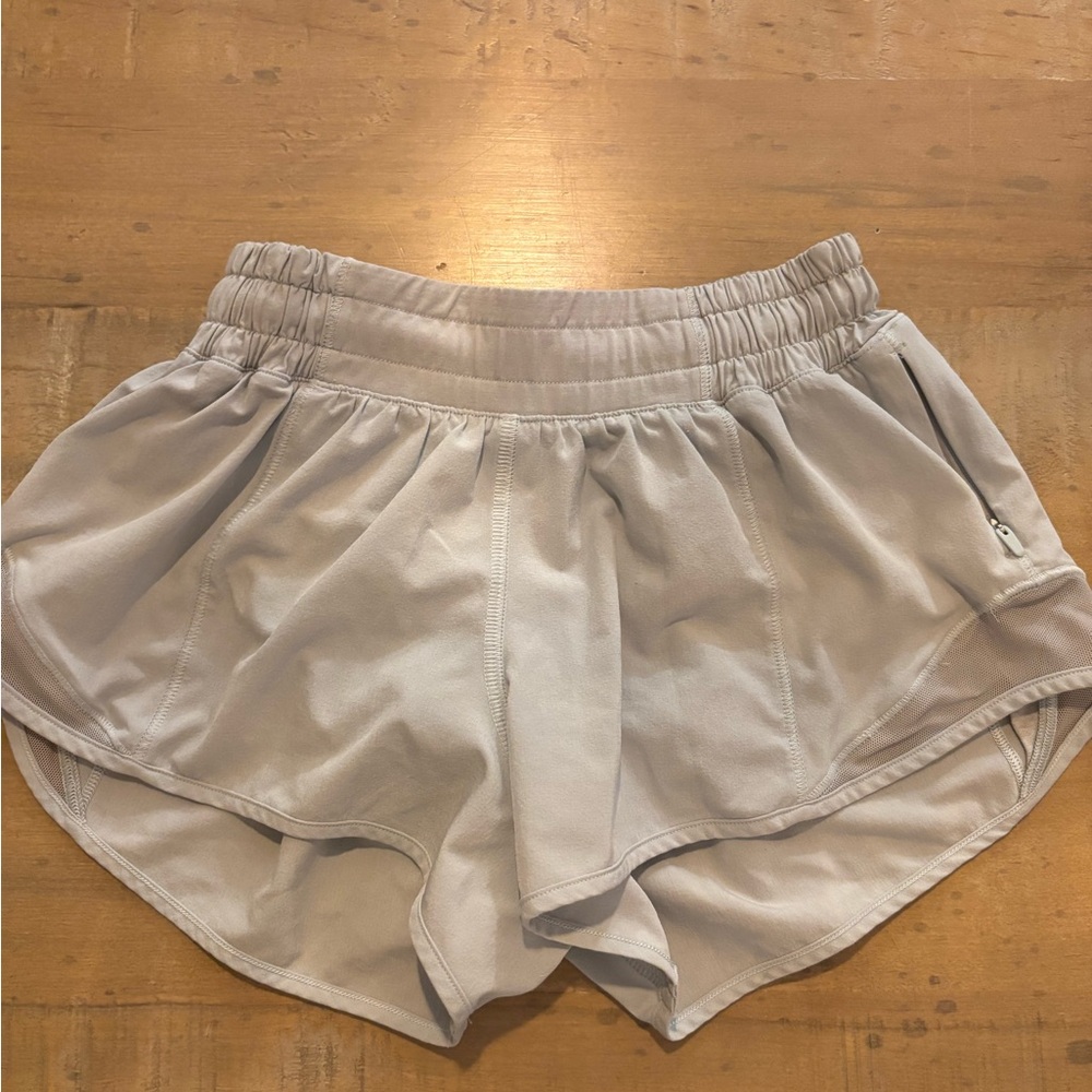 Lululemon Hotty Hots 2.5 Low Rise Shorts